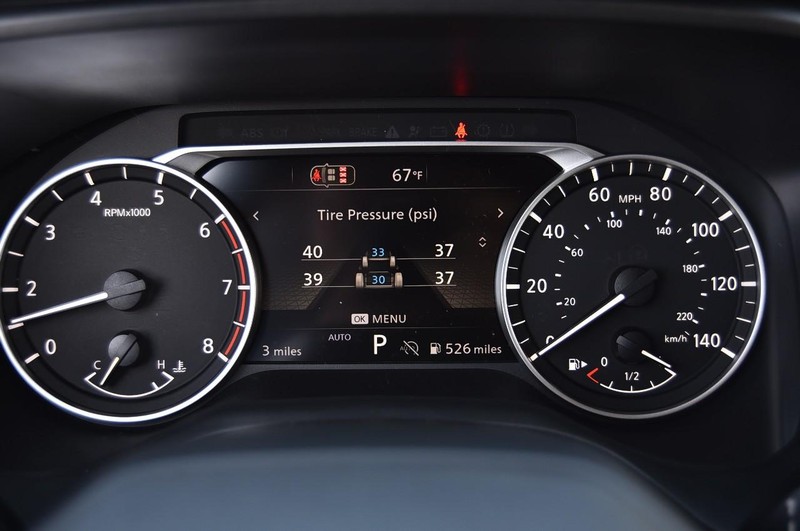 Nissan Rogue Vehicle Image 12