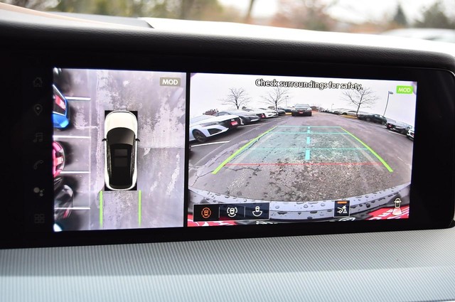 Nissan Murano Vehicle Full-screen Gallery Image 14