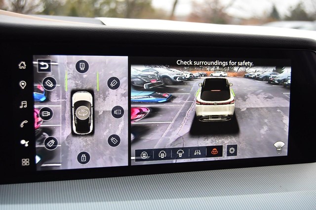 Nissan Murano Vehicle Full-screen Gallery Image 17