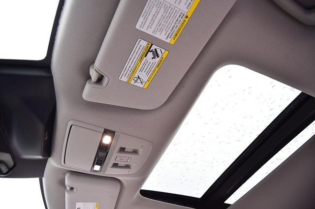 Nissan Murano Vehicle Full-screen Gallery Image 25