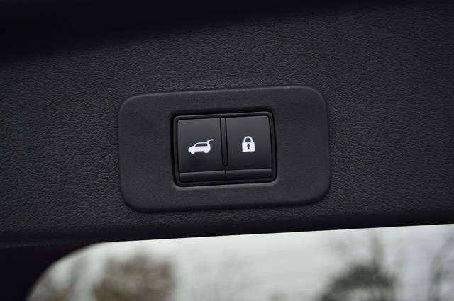 Nissan Murano Vehicle Full-screen Gallery Image 29