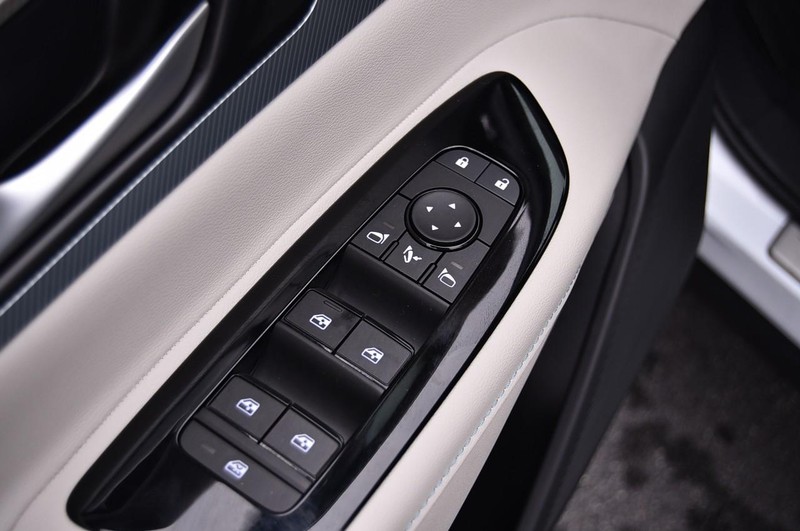 Nissan Murano Vehicle Image 09