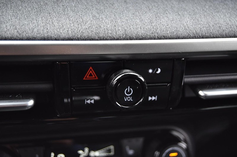 Nissan Kicks Vehicle Image 15