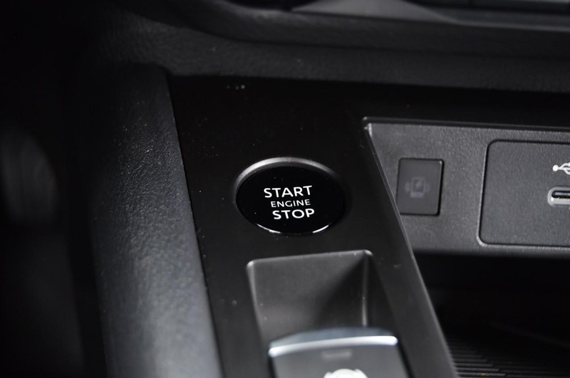 Nissan Kicks Vehicle Image 18