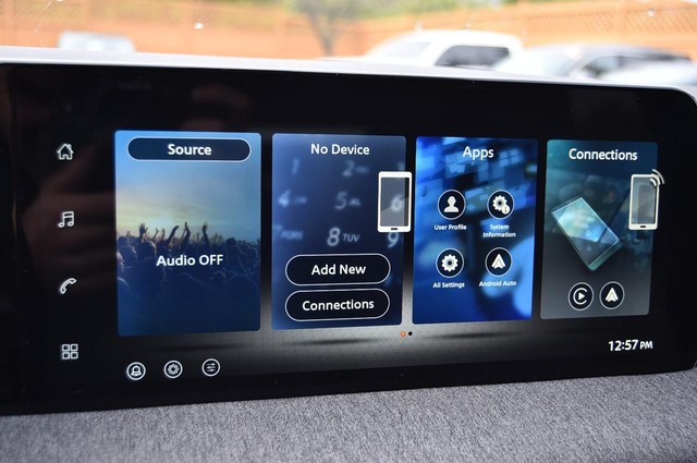 Nissan Kicks Vehicle Image 13