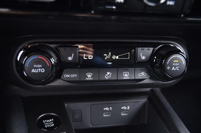 Nissan Kicks Vehicle Image 15