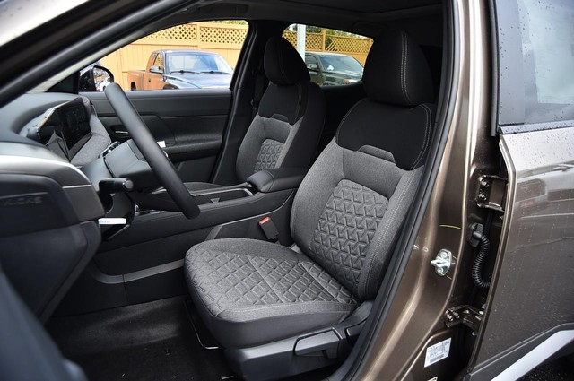 Nissan Kicks Vehicle Image 20