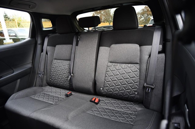 Nissan Kicks Vehicle Image 23