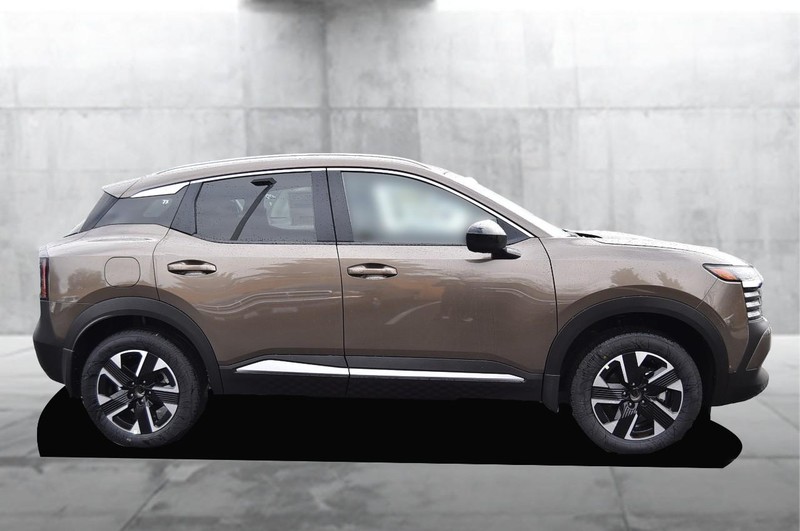 Nissan Kicks Vehicle Image 04
