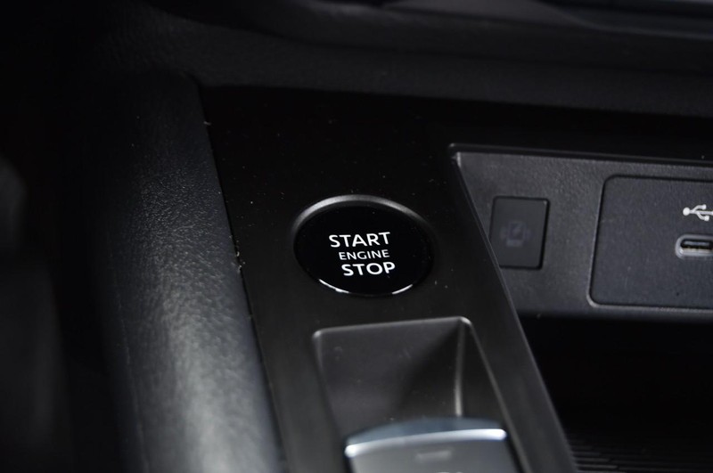 Nissan Kicks Vehicle Image 17