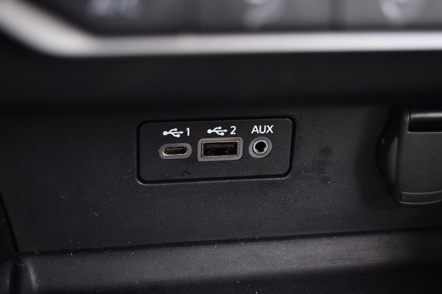 Nissan Altima Vehicle Image 16