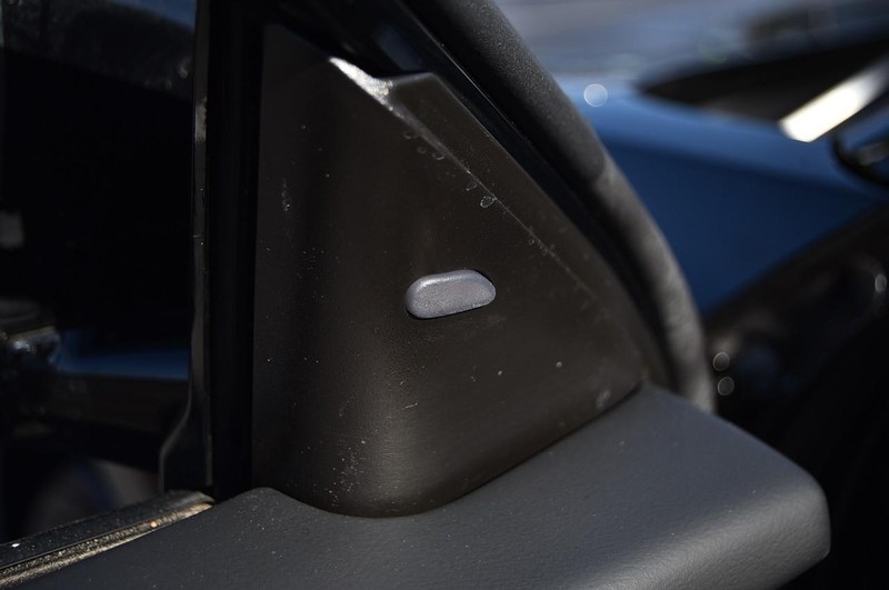 Nissan Altima Vehicle Full-screen Gallery Image 10