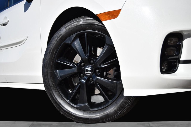 Honda Odyssey Vehicle Full-screen Gallery Image 3