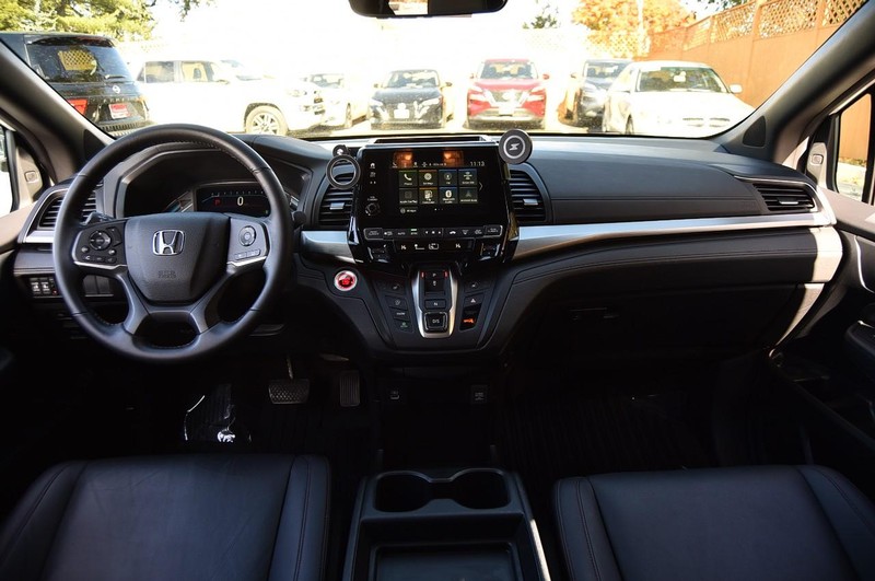 Honda Odyssey Vehicle Full-screen Gallery Image 8