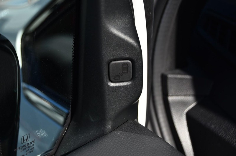 Honda Odyssey Vehicle Full-screen Gallery Image 11