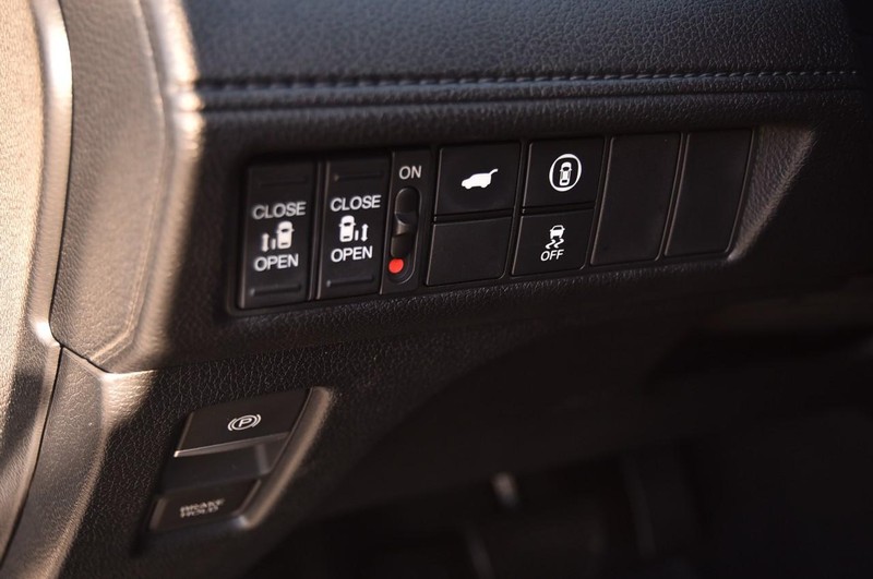 Honda Odyssey Vehicle Full-screen Gallery Image 12