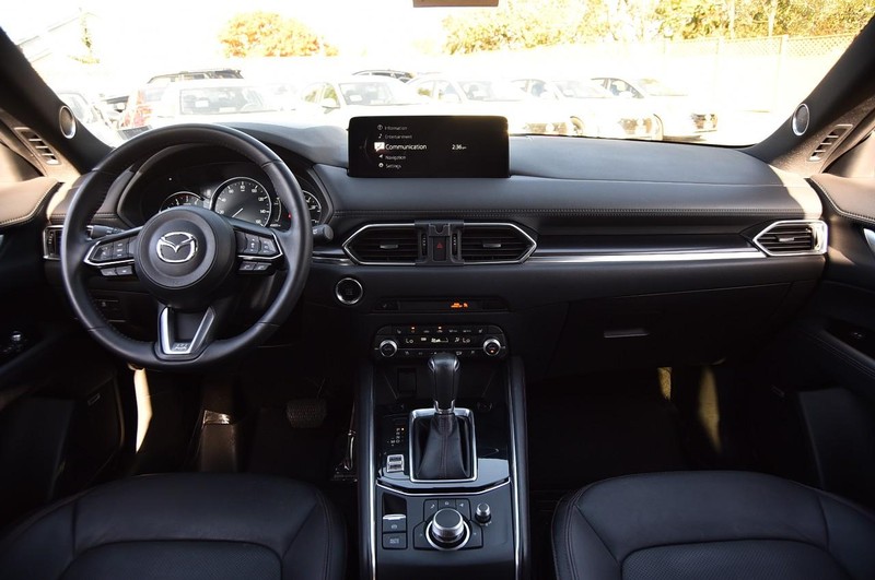 Mazda CX-5 Vehicle Full-screen Gallery Image 08