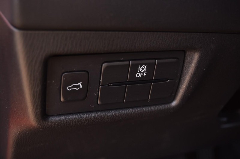 Mazda CX-5 Vehicle Full-screen Gallery Image 12