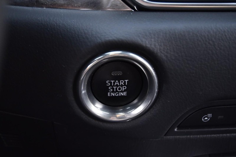 Mazda CX-5 Vehicle Full-screen Gallery Image 16