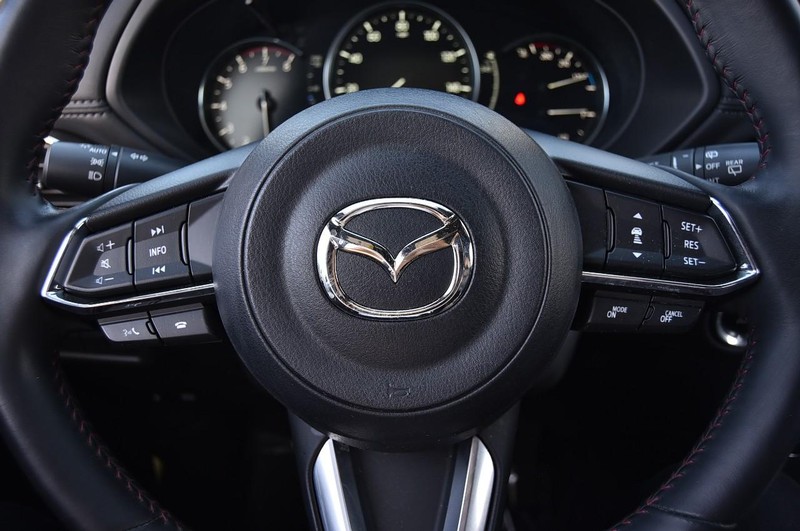 Mazda CX-5 Vehicle Full-screen Gallery Image 21