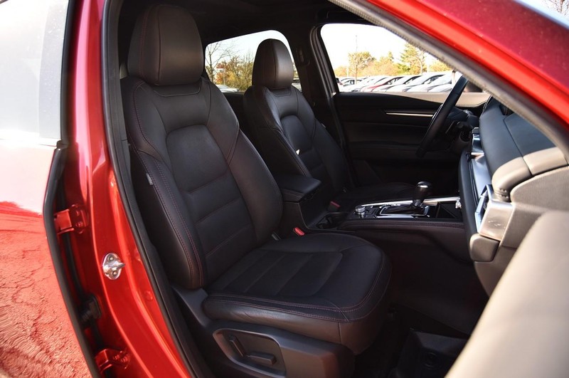Mazda CX-5 Vehicle Full-screen Gallery Image 23