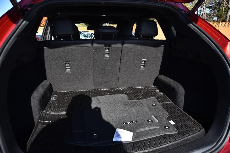 Mazda CX-5 Vehicle Full-screen Gallery Image 27