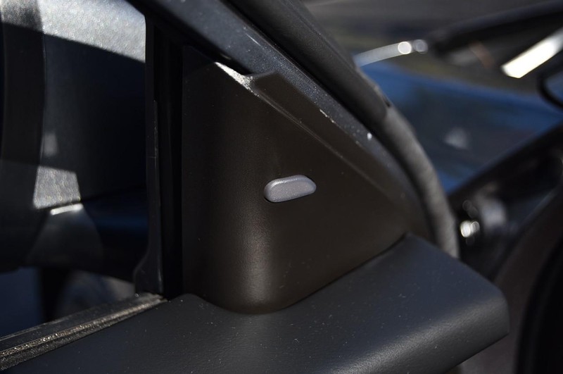 Nissan Altima Vehicle Full-screen Gallery Image 10