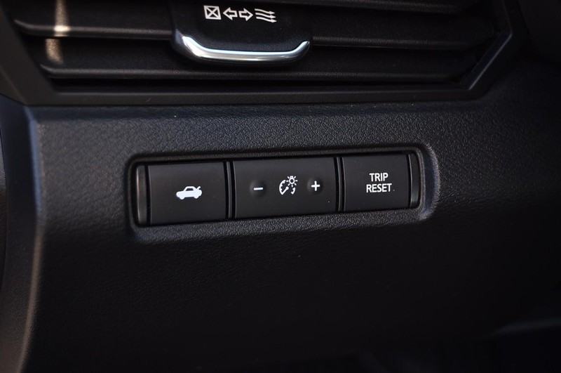 Nissan Altima Vehicle Full-screen Gallery Image 11