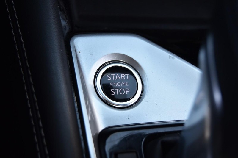 Nissan Altima Vehicle Full-screen Gallery Image 17