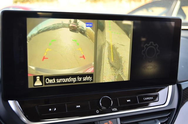 Nissan Altima Vehicle Image 14