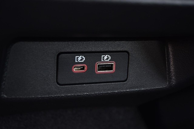 Nissan Altima Vehicle Image 26