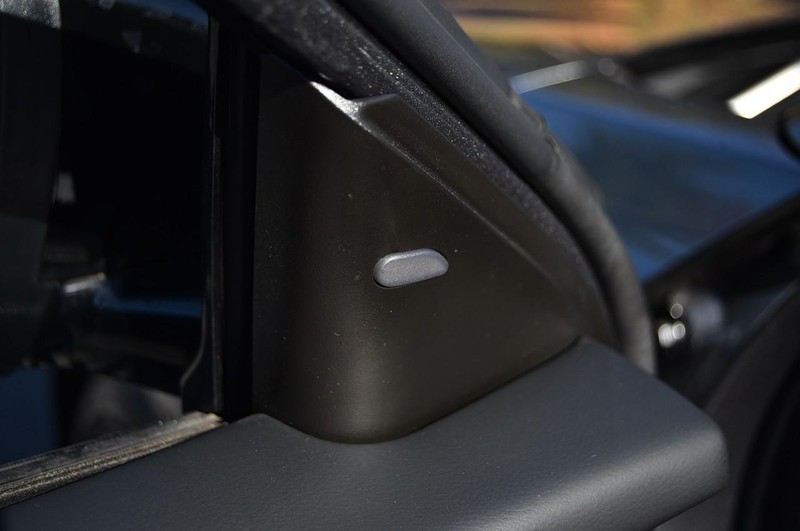 Nissan Altima Vehicle Full-screen Gallery Image 10