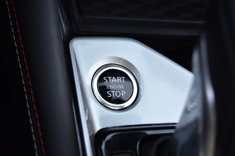 Nissan Altima Vehicle Full-screen Gallery Image 19