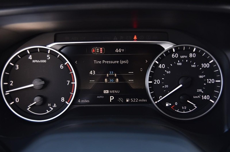 Nissan Rogue Vehicle Image 12