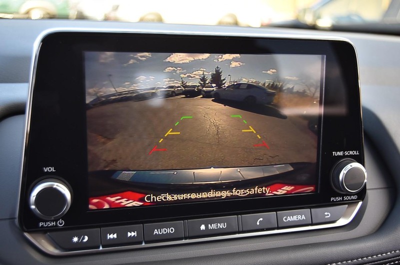 Nissan Rogue Vehicle Image 13