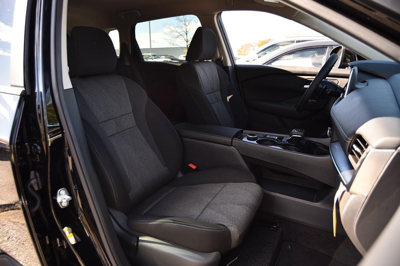 Nissan Rogue Vehicle Image 20