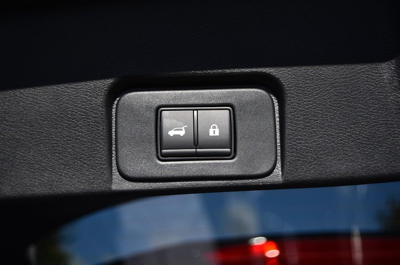 Nissan Rogue Vehicle Image 25