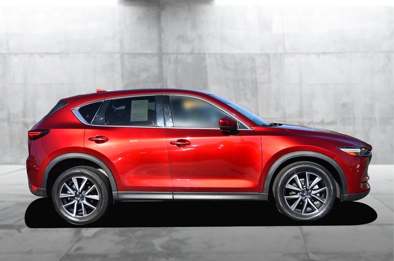 Mazda CX-5 Vehicle Full-screen Gallery Image 05