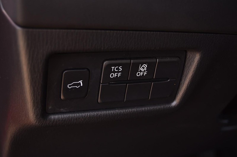 Mazda CX-5 Vehicle Full-screen Gallery Image 12