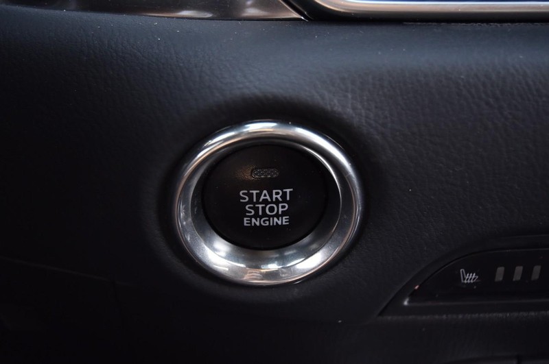 Mazda CX-5 Vehicle Full-screen Gallery Image 16