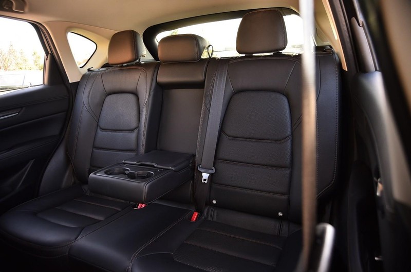 Mazda CX-5 Vehicle Full-screen Gallery Image 25