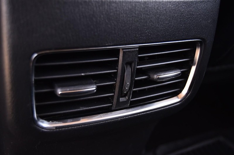 Mazda CX-5 Vehicle Full-screen Gallery Image 26