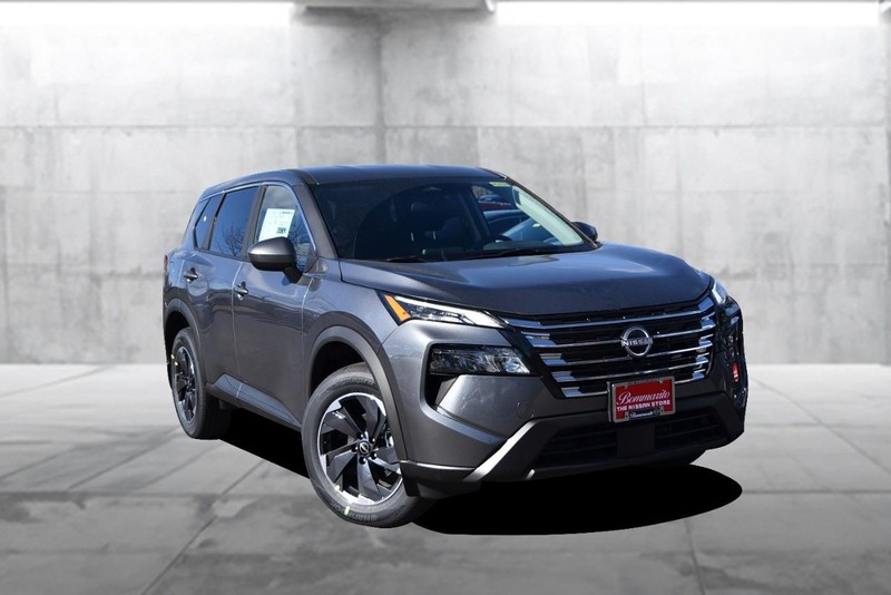 Nissan Rogue Vehicle Image 02