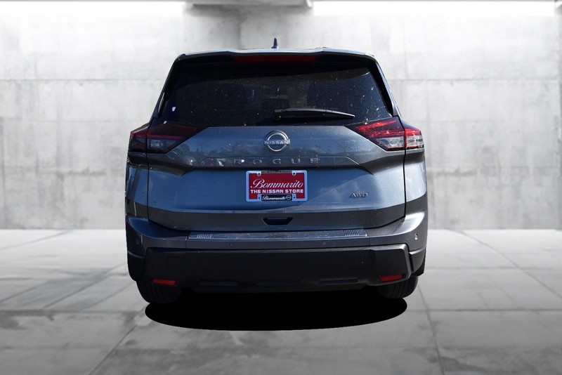 Nissan Rogue Vehicle Image 06