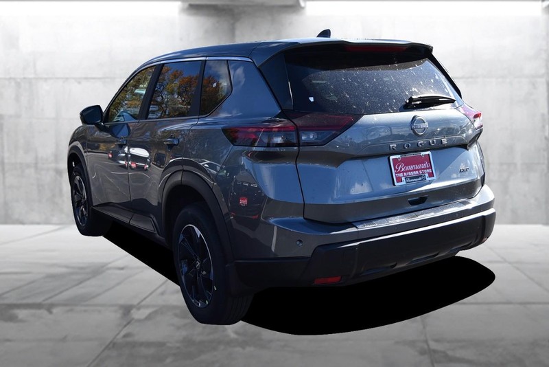 Nissan Rogue Vehicle Image 07