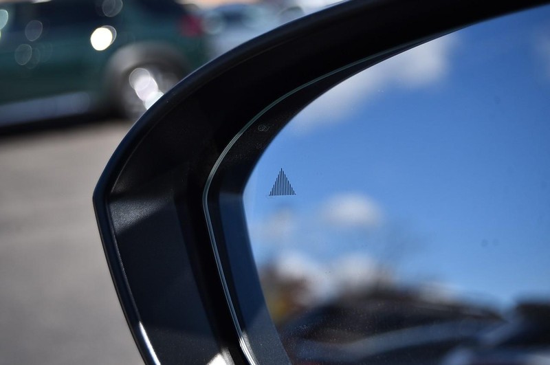 Nissan Rogue Vehicle Image 10