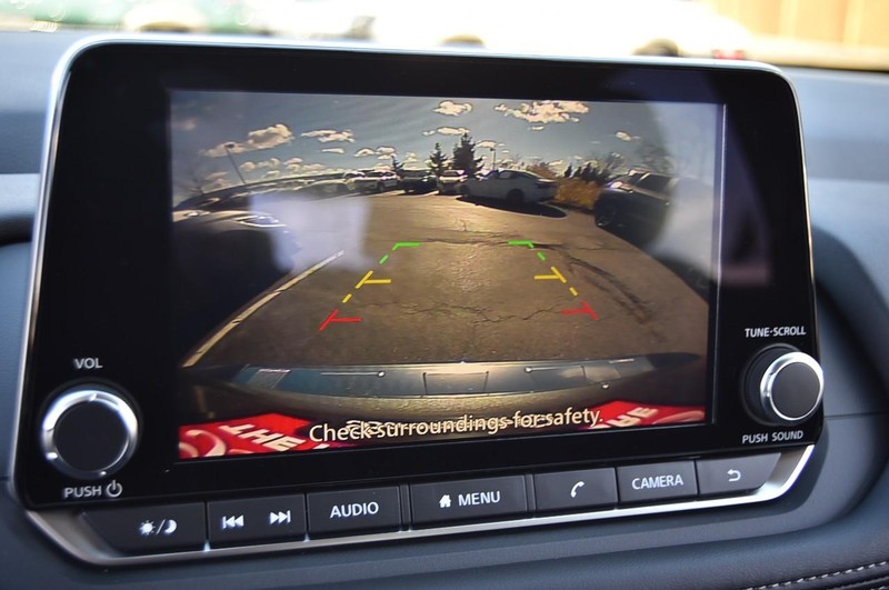 Nissan Rogue Vehicle Image 13