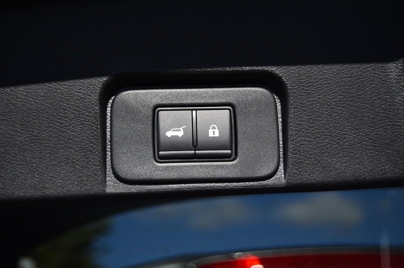 Nissan Rogue Vehicle Image 25