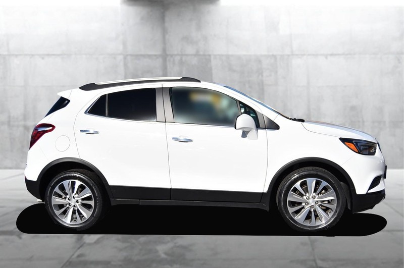 Buick Encore Vehicle Full-screen Gallery Image 05