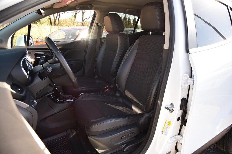 Buick Encore Vehicle Full-screen Gallery Image 17